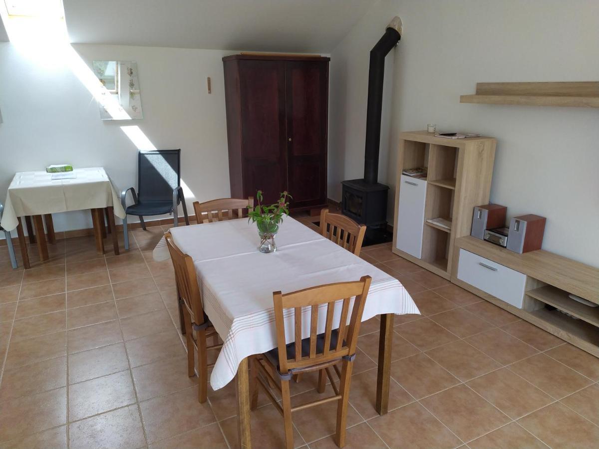 Apartment Koprivovi Němčičky Dış mekan fotoğraf